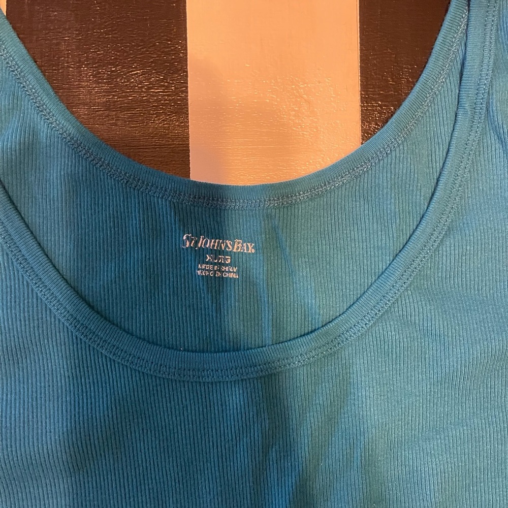Tank top - Picture 2 of 5